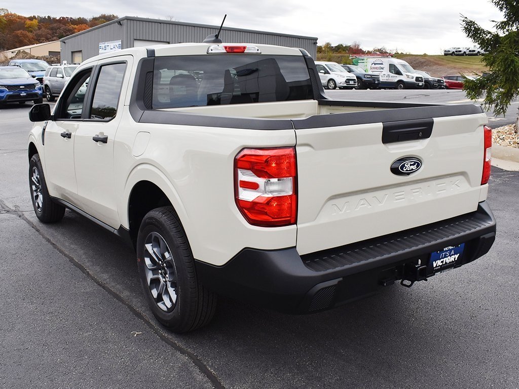 2025 Ford Maverick XLT photo 2