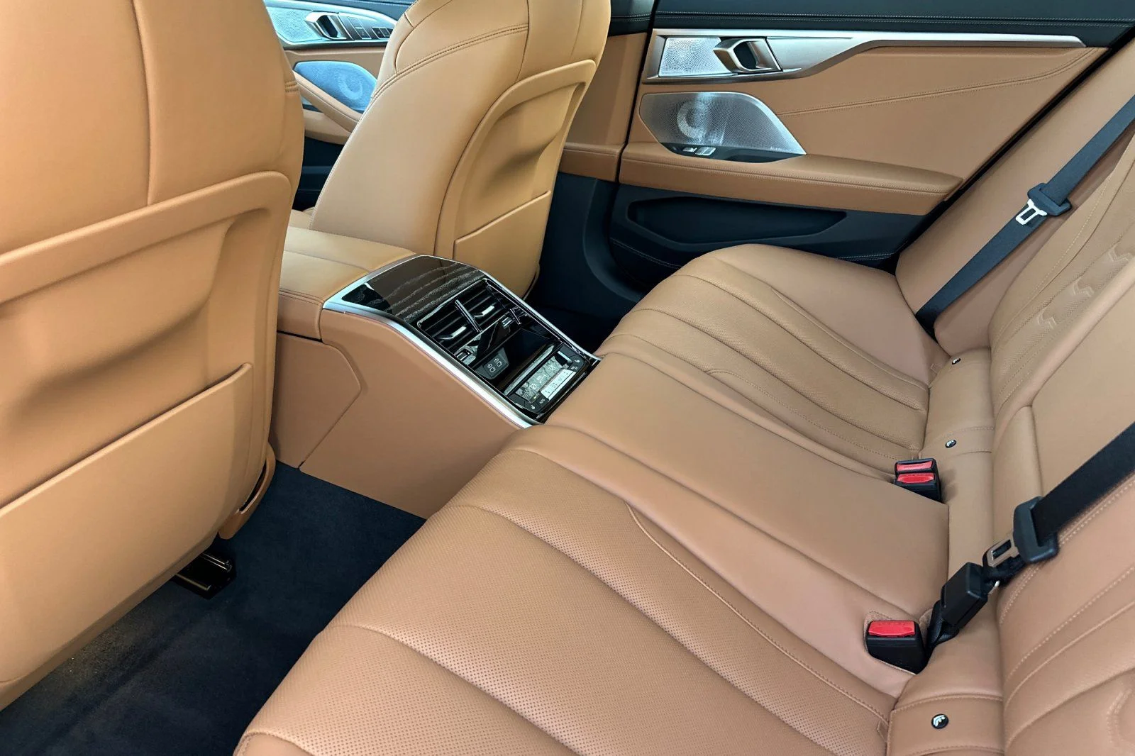 New 2026 Tanzanite Blue II Metallic BMW M850i xDrive Gran Coupe image 9