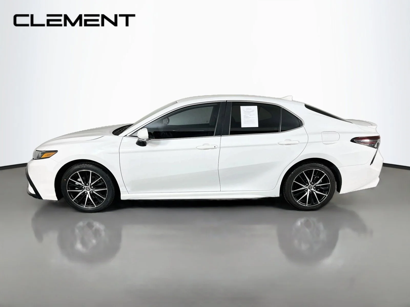 Used 2023 White Toyota SE image 5