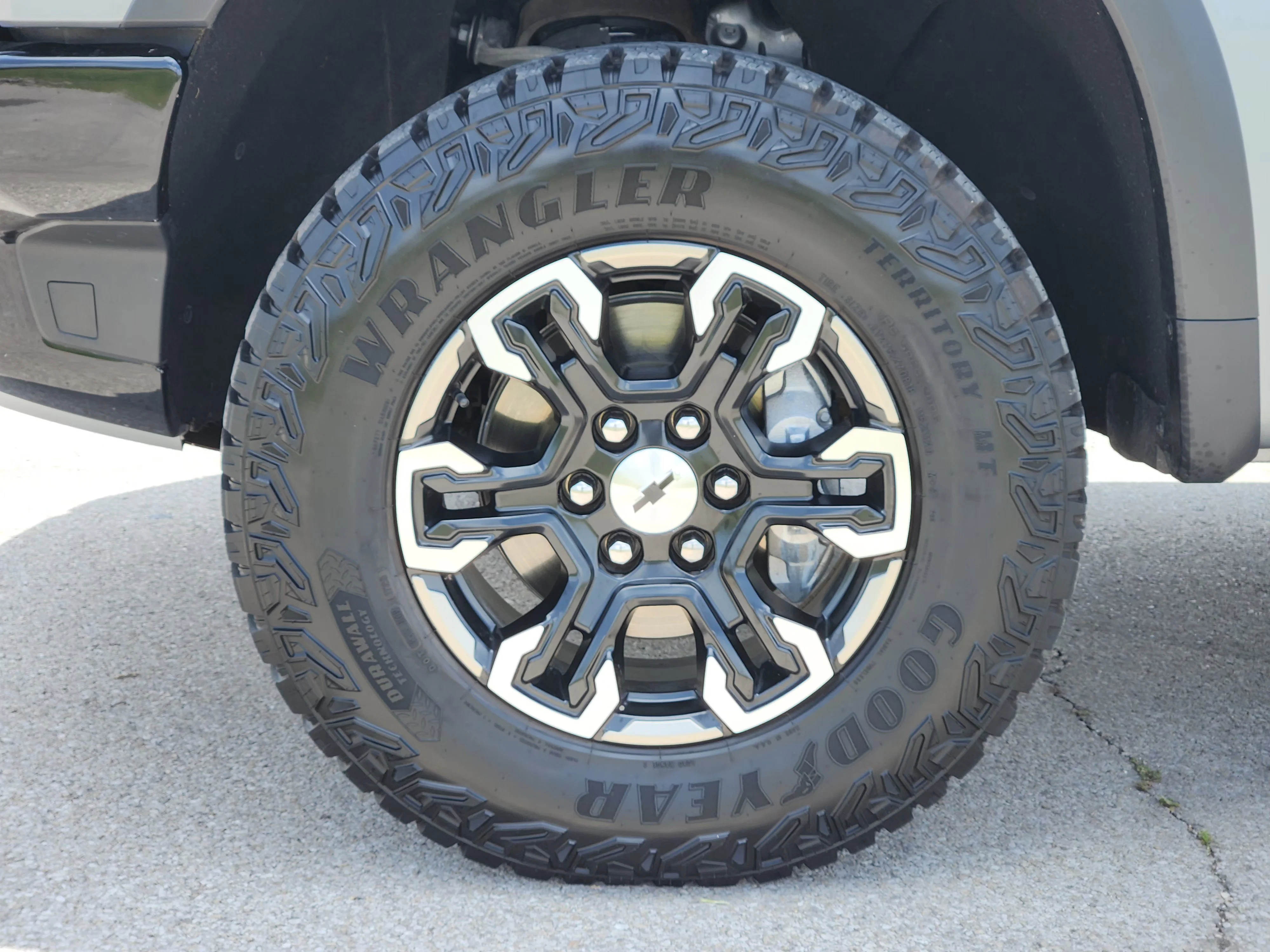 Used 2023 Sterling Gray Metallic Chevrolet ZR2 image 10