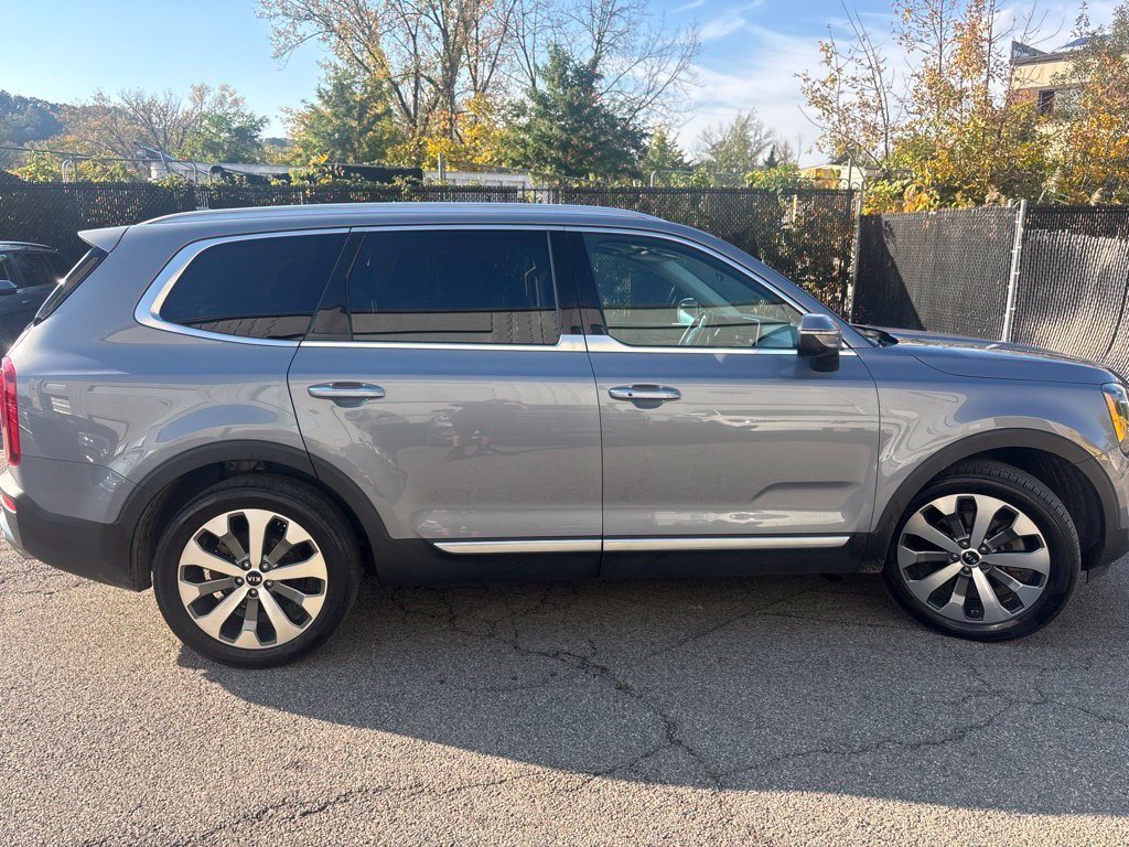 Used 2020 Silver Kia S image 7