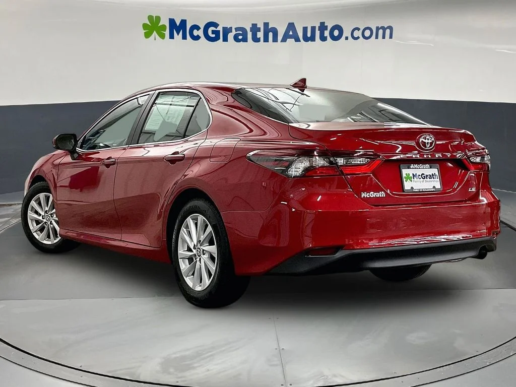 2024 Toyota Camry LE - Photo 3