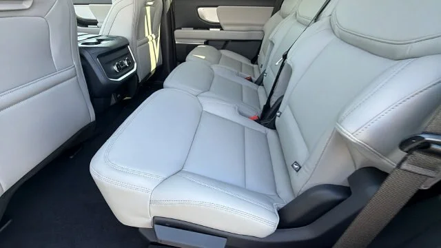 New 2027 Star White Metallic Tri-Coat Ford Active image 49