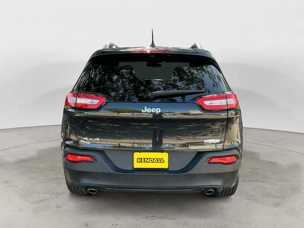 Used 2014 Black Jeep Latitude image 6