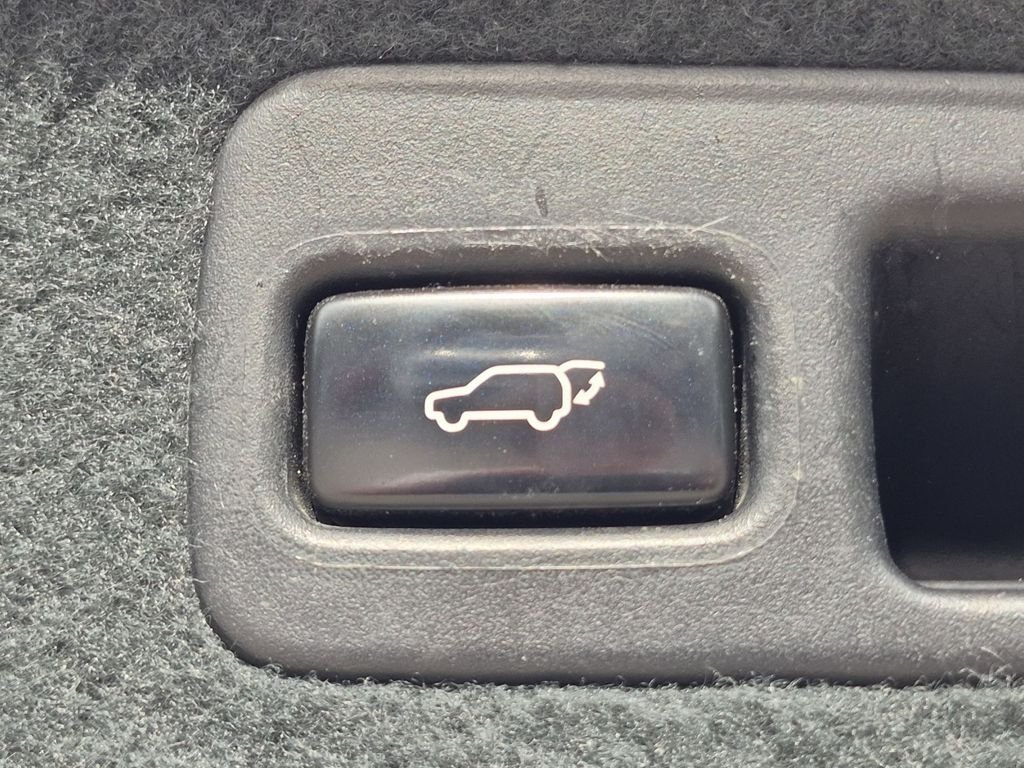 Used 2015 White Lexus 350 image 31