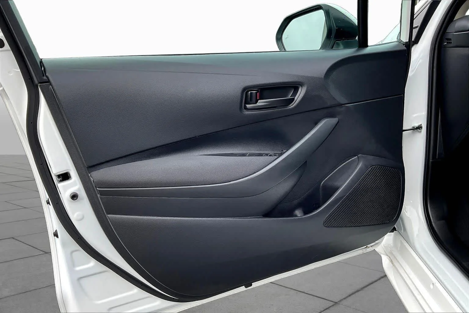 Used 2026 Ice Cap Toyota LE image 21