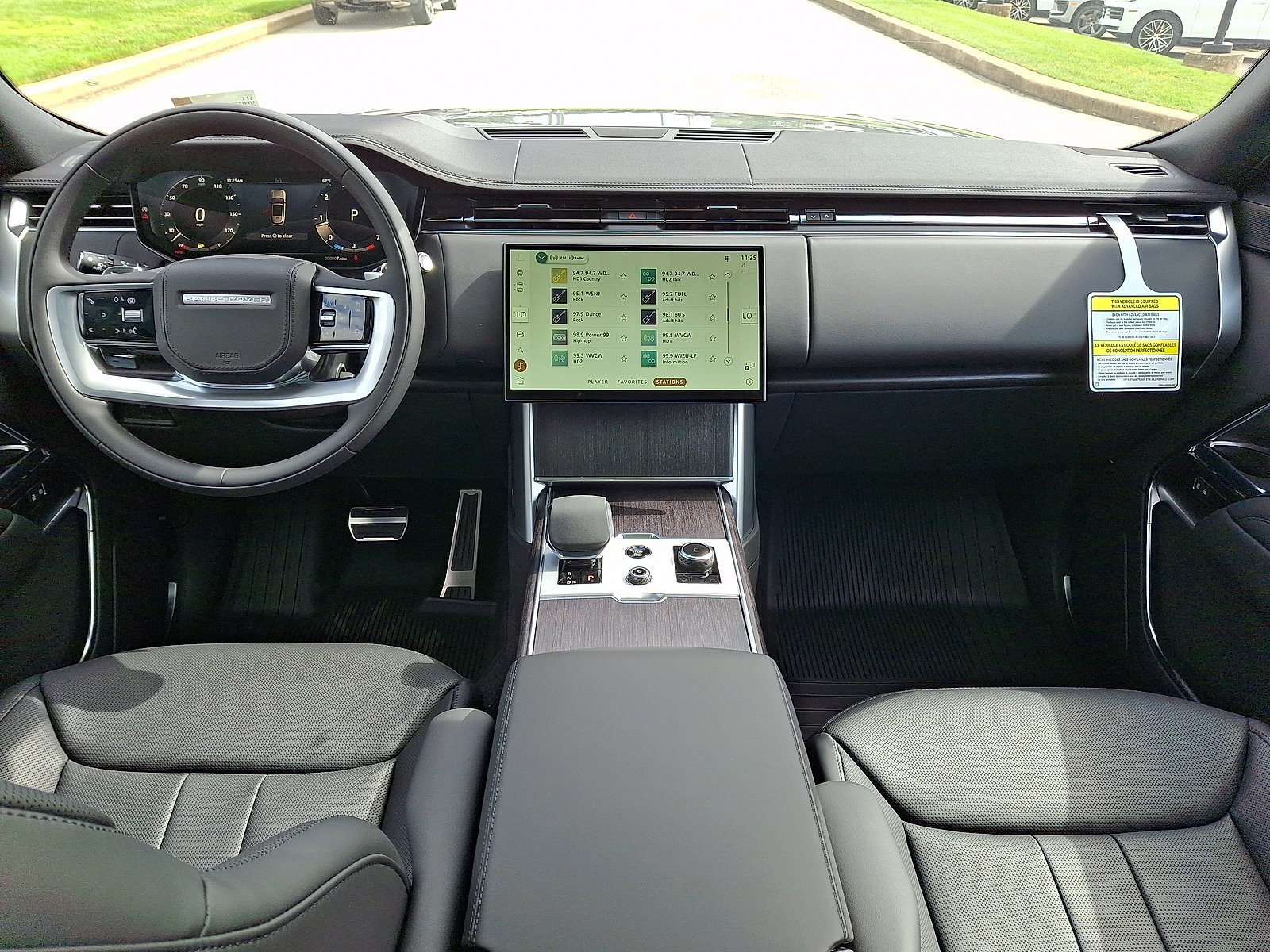 New 2027 Eiger Grey LAND ROVER SE image 3