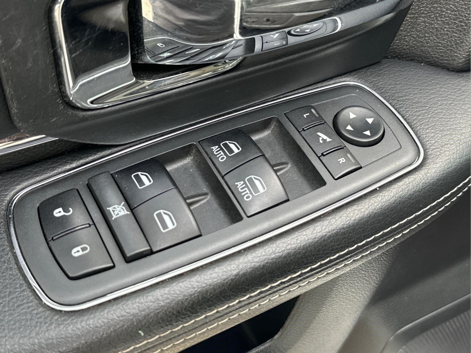 Used 2016 Bright White Clearcoat Ram Laramie image 20