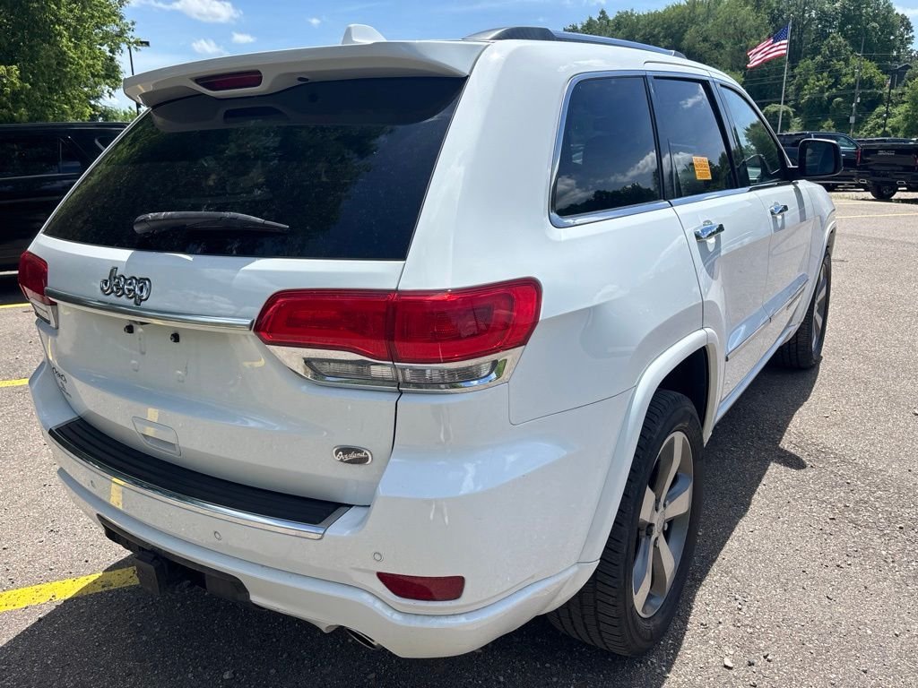 Used 2015 Bright White Jeep  image 7