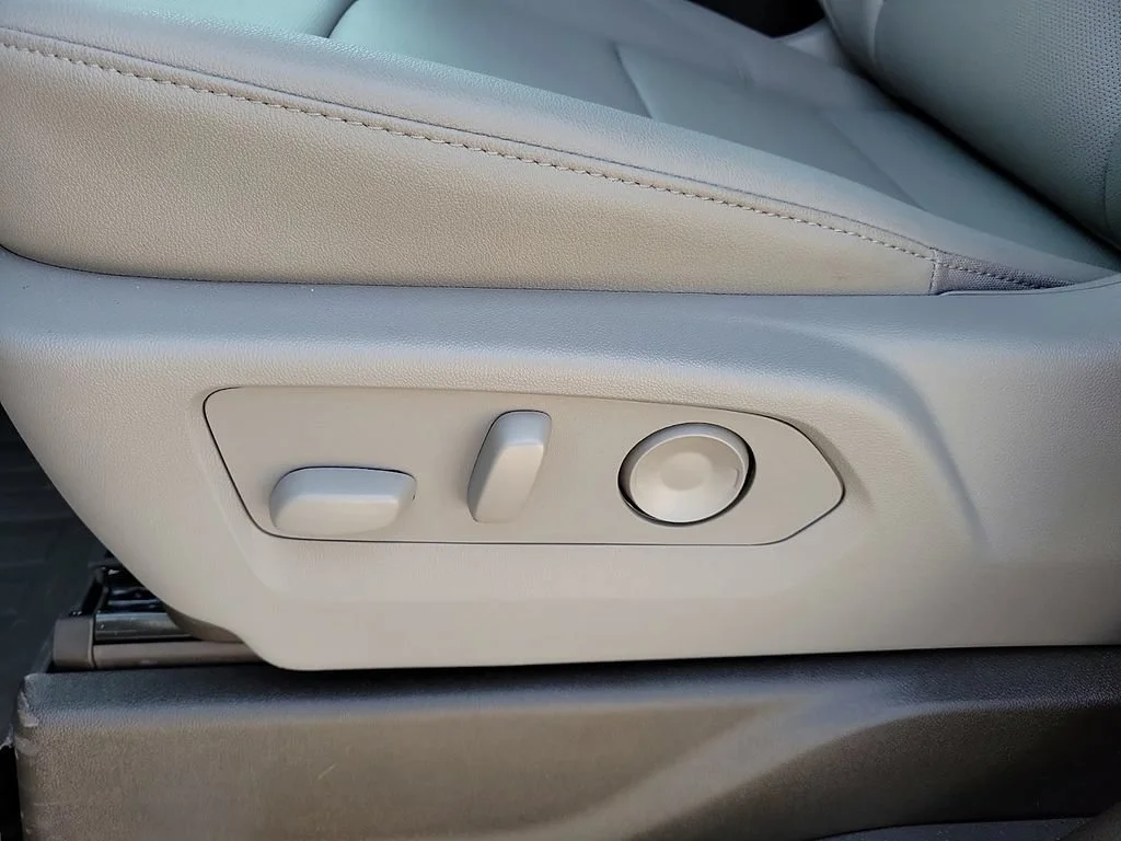 New 2026 Glacier White Tricoat GMC SLT image 20