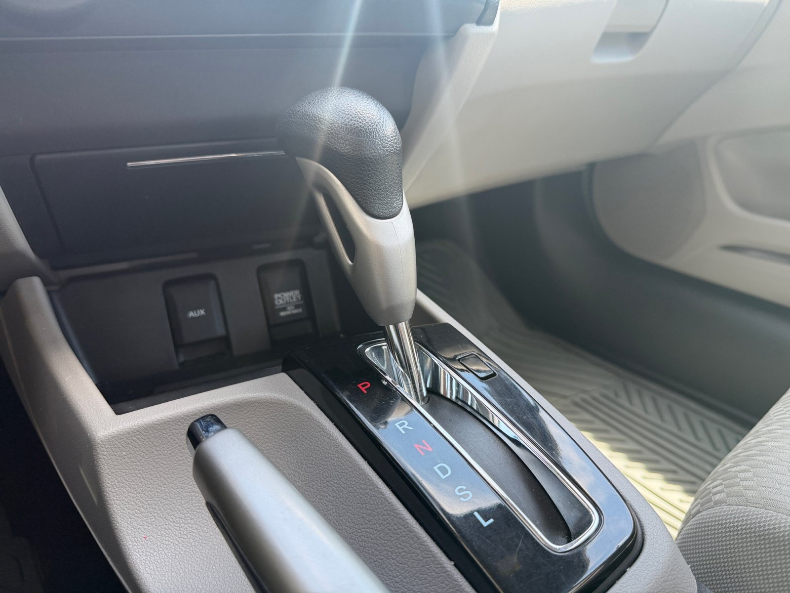 Used 2015 Silver Honda LX image 22