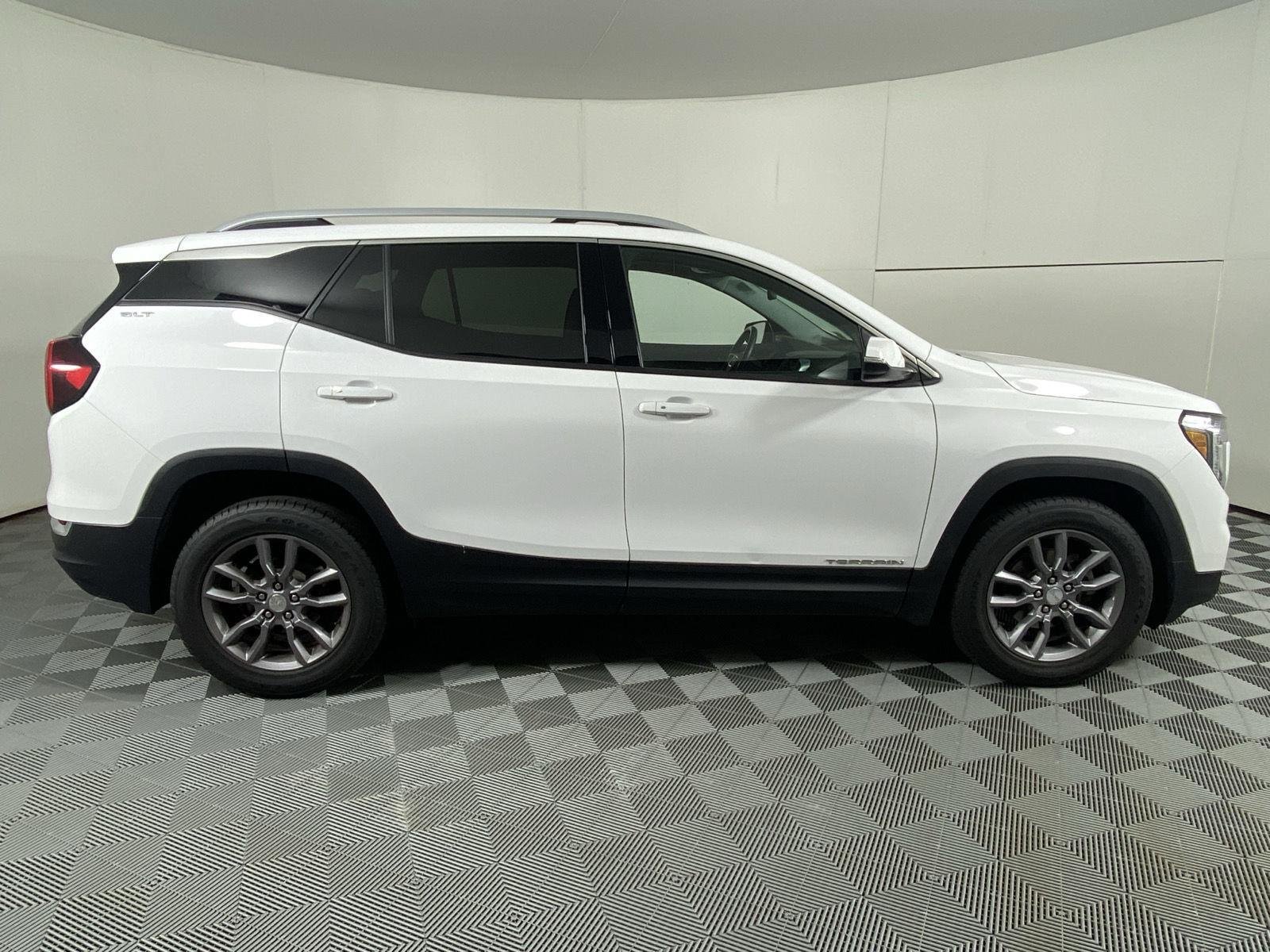Used 2024 Summit White GMC SLT image 12