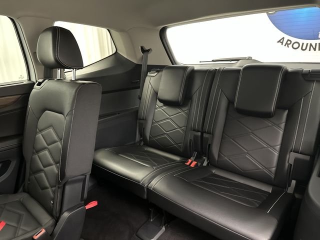 Used 2024  Volkswagen 2.0T SE w/Technology image 28