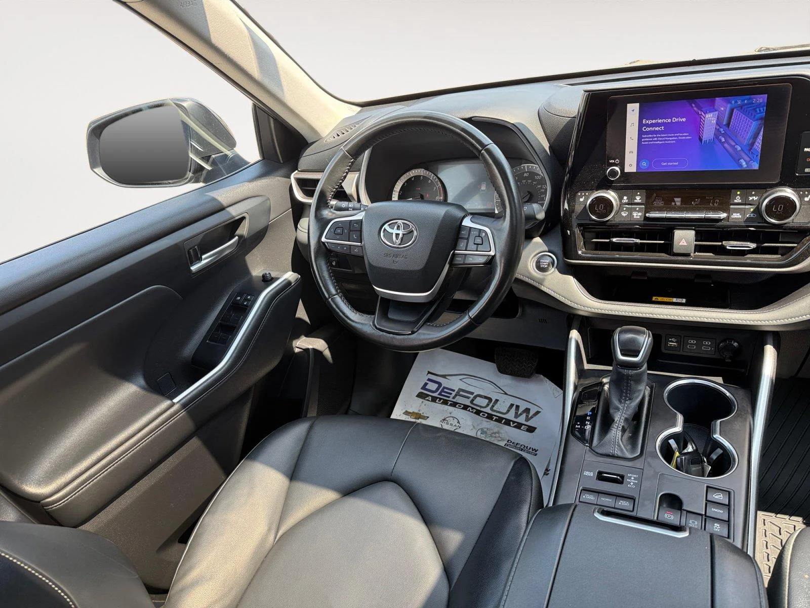 Used 2025  Toyota Platinum image 11
