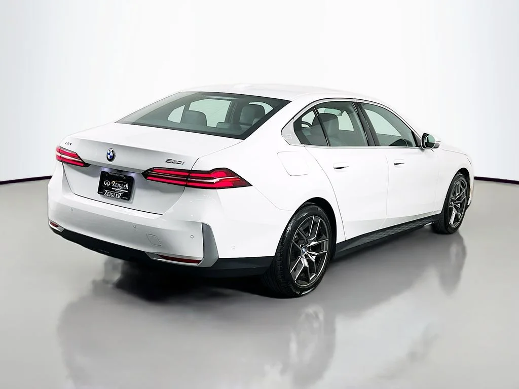 Used 2026 White BMW 530i xDrive image 7