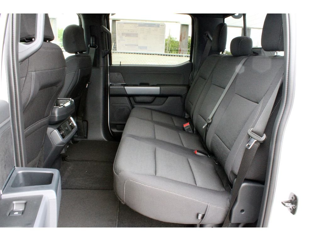 New 2026 Oxford White Ford XLT image 24