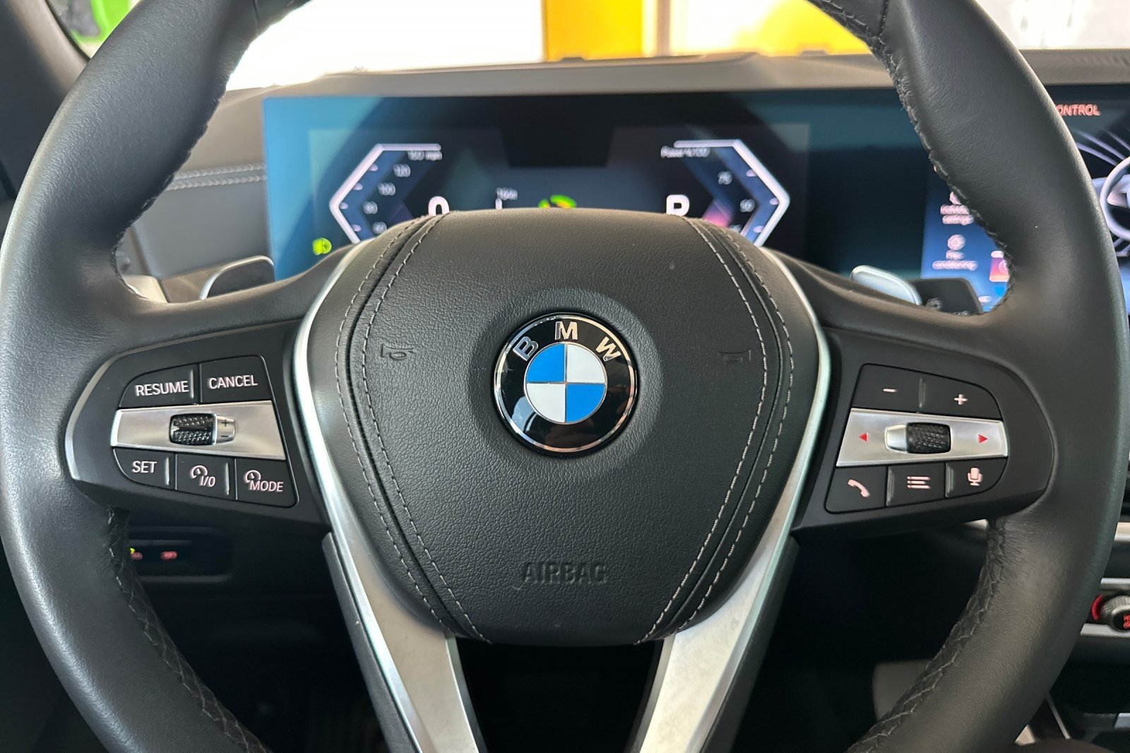Used 2024 Alpine White BMW sDrive40i image 23