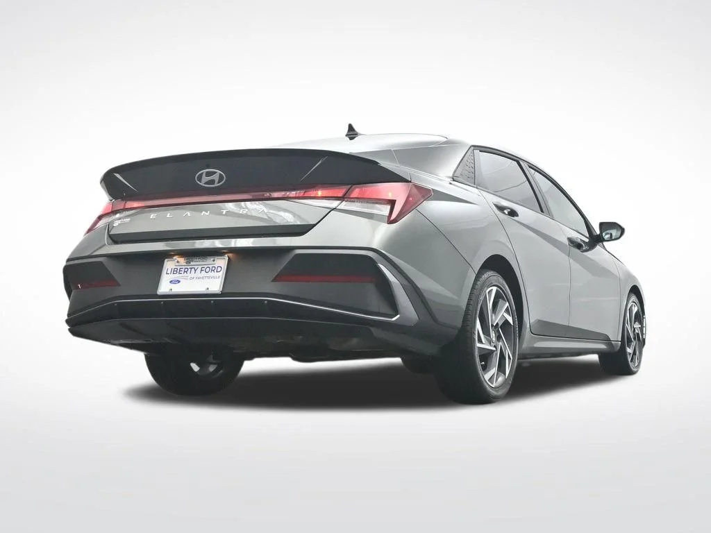 Used 2025 Amazon Gray Hyundai SEL Sport image 43
