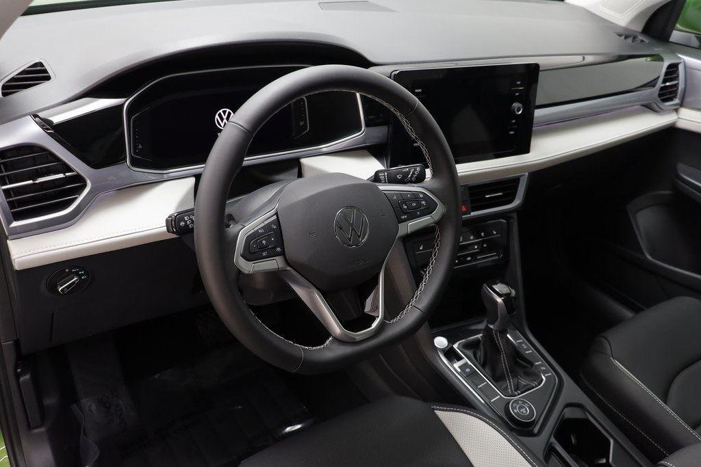 2025 Volkswagen Taos SEL - Photo 7