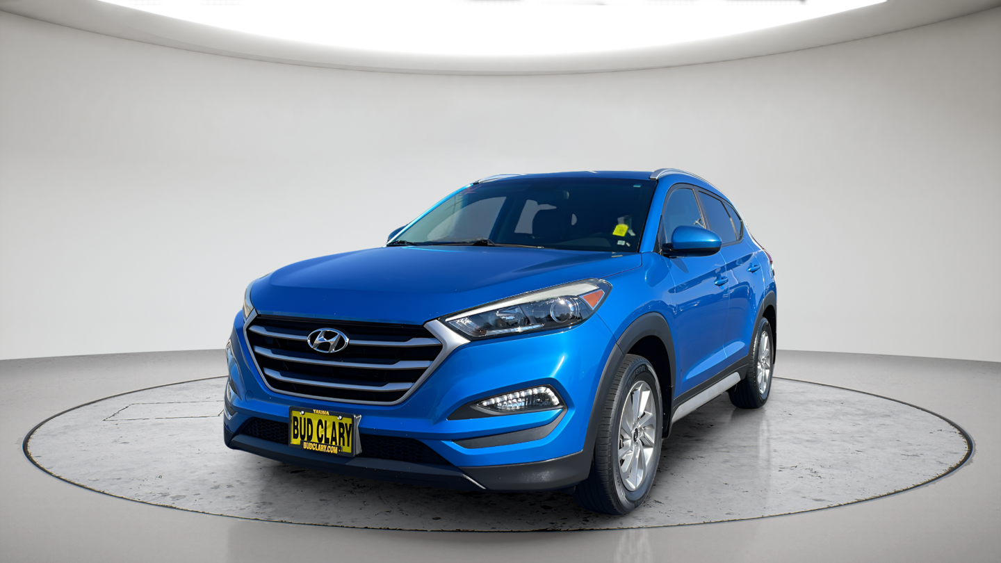Used 2017 Blue Hyundai SE image 1
