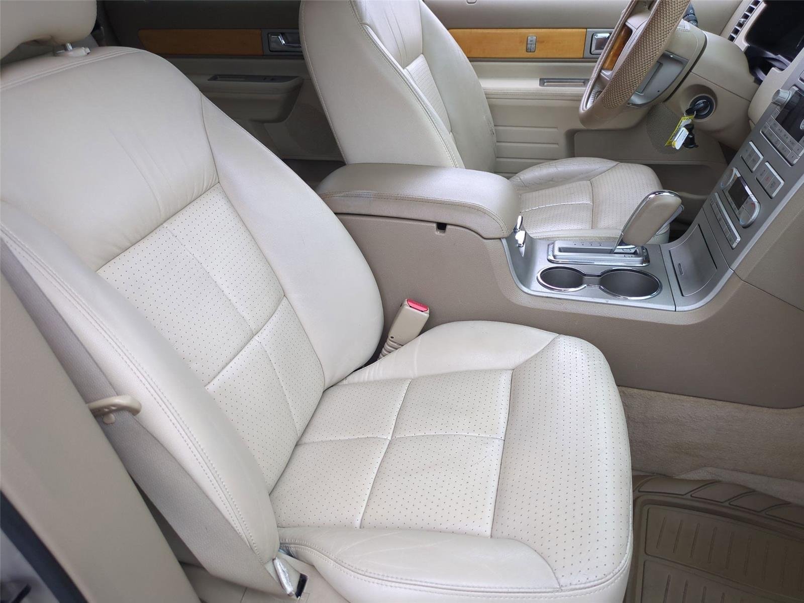 Used 2007  Lincoln  image 34