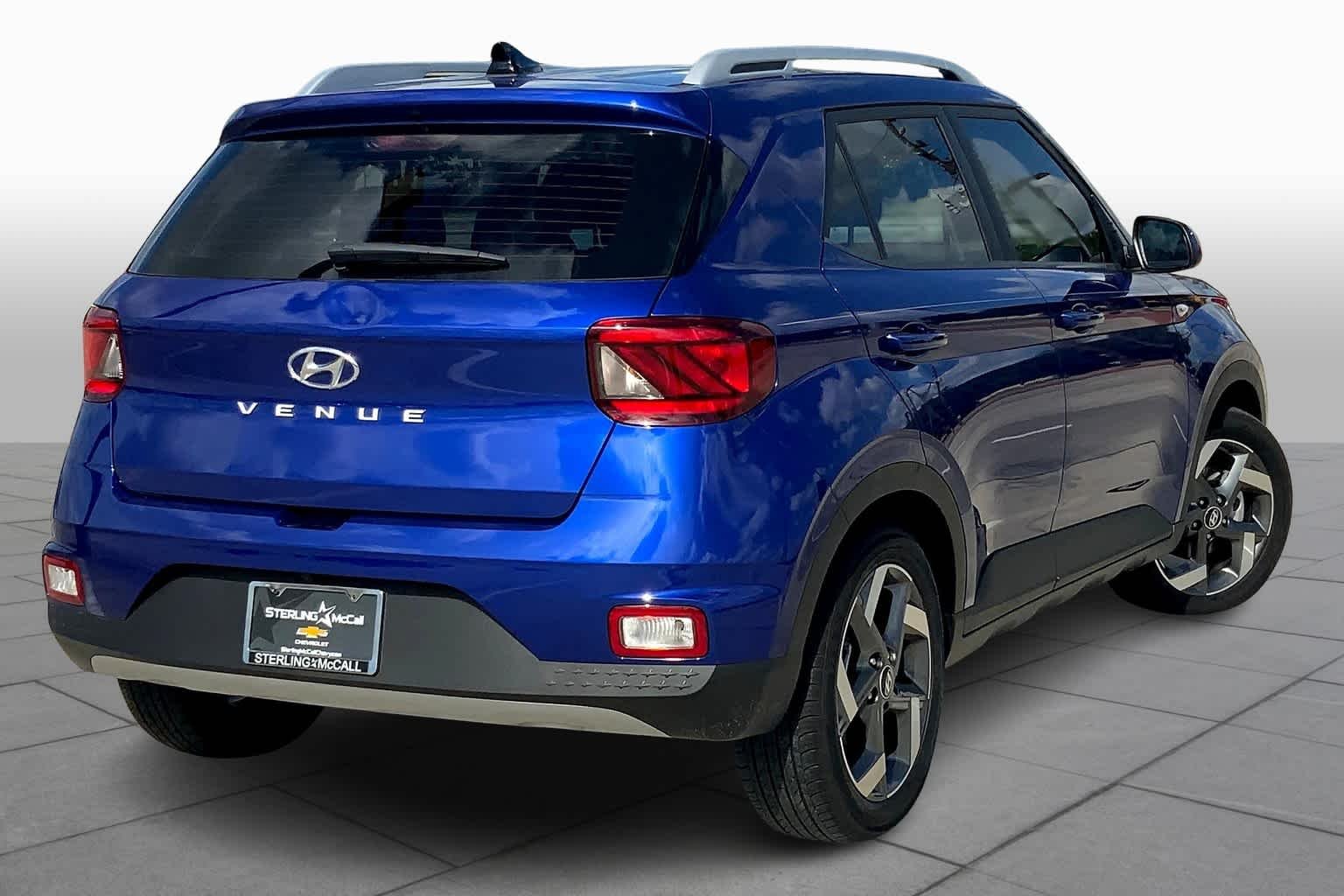 Used 2022 Intense Blue Hyundai SEL image 13