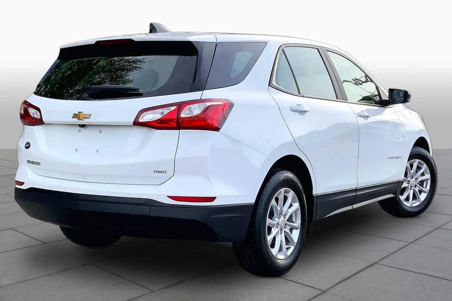 Used 2020 Summit White Chevrolet LS image 13