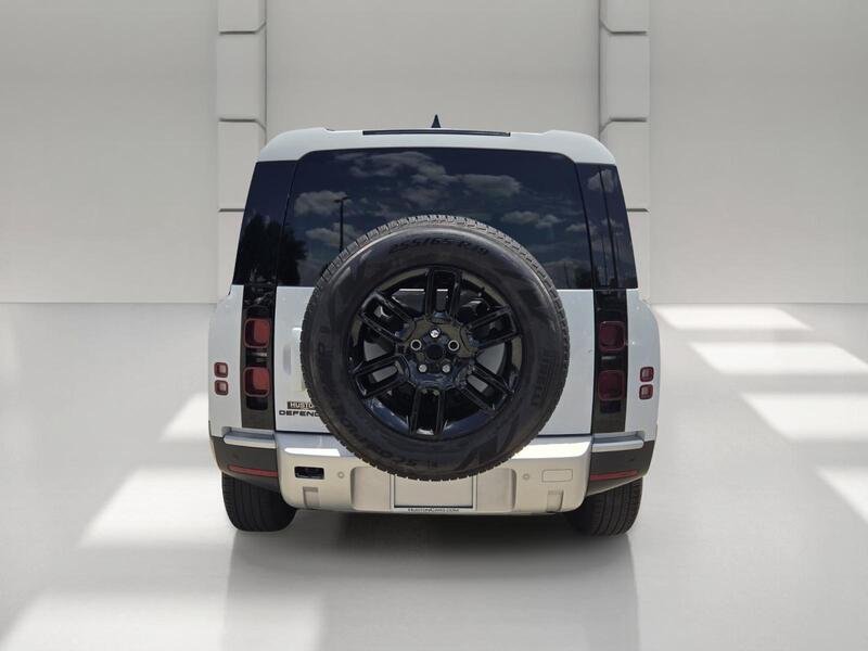 Used 2025 Fuji White LAND ROVER 110 P300 S image 4