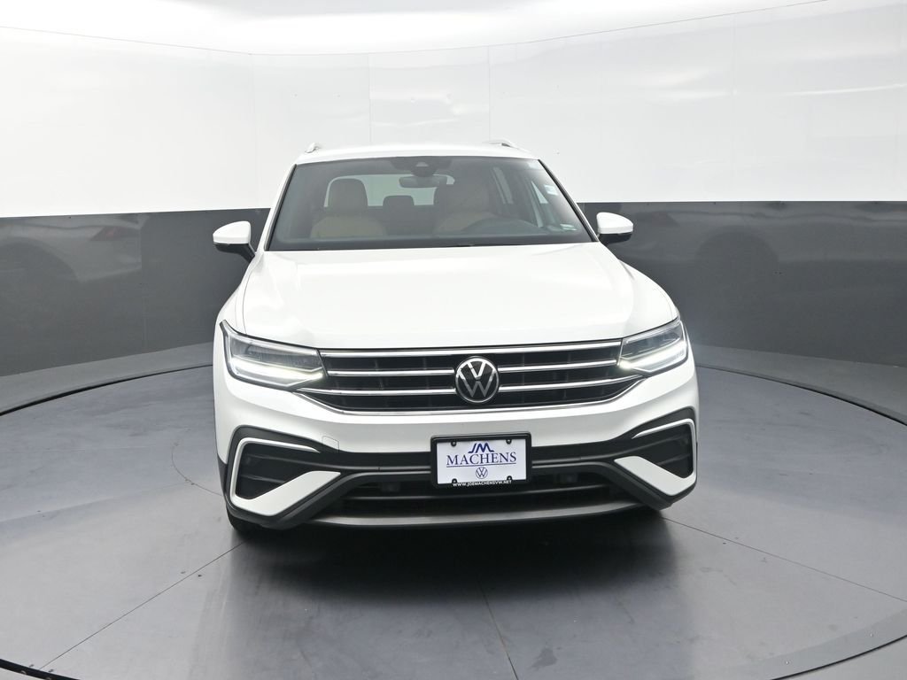 Used 2023 White Volkswagen 2.0T SE image 2
