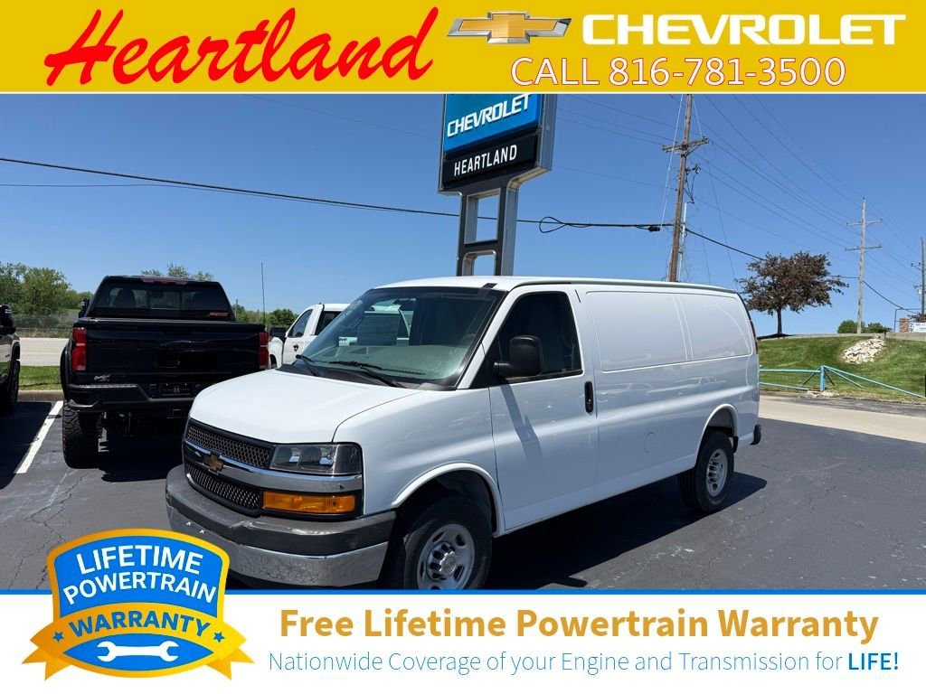 2026 Chevrolet Express 2500 Work Van HD's photo