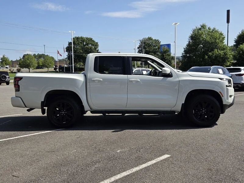 Used 2023 Glacier White NISSAN SV image 6