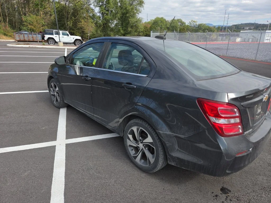 Used 2019 Gray Chevrolet Premier image 15