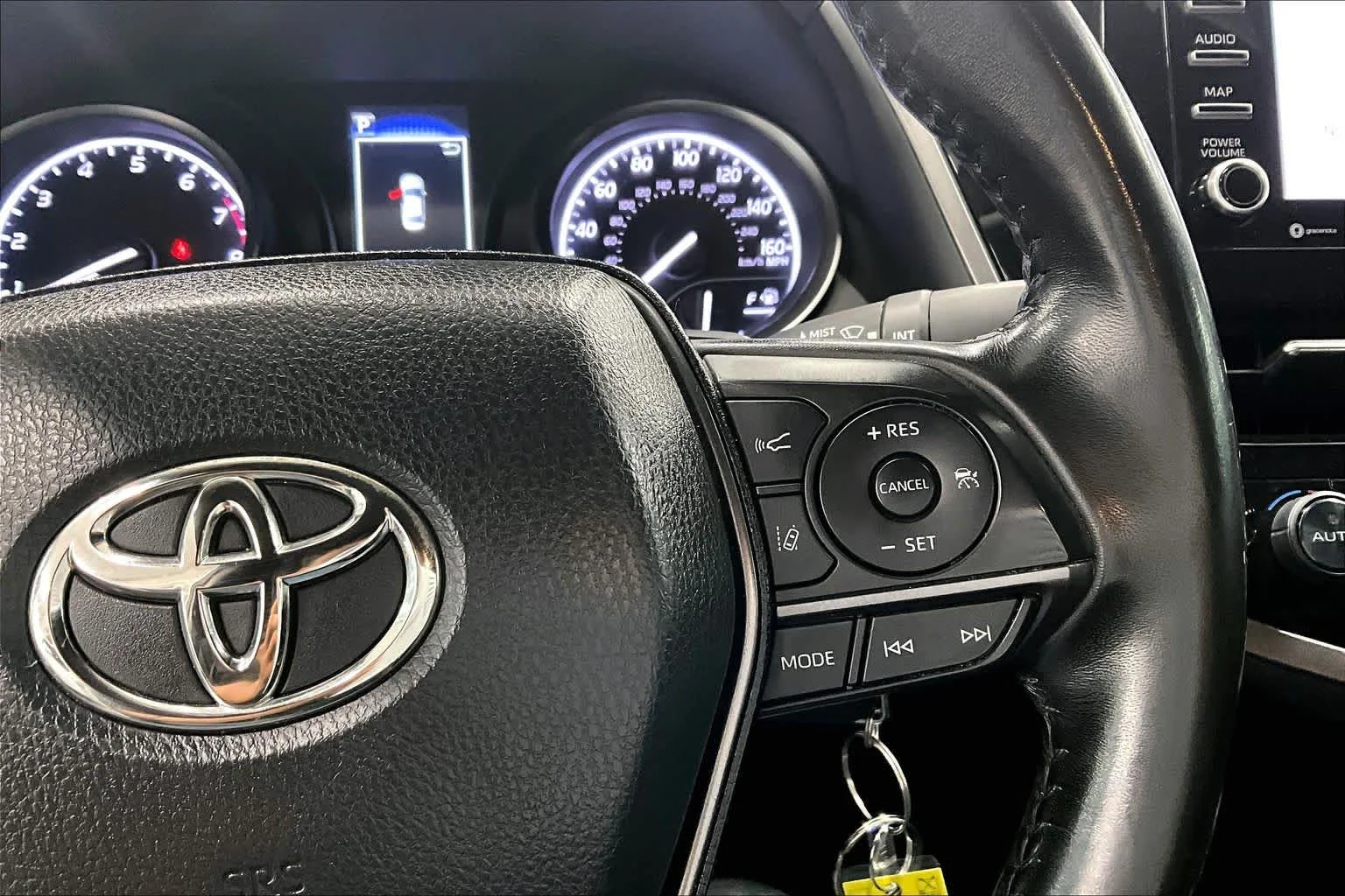 Used 2023 Ice Cap Toyota SE image 25