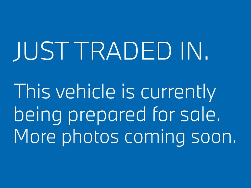 Used 2023 Alpine White BMW sDrive40i image 2