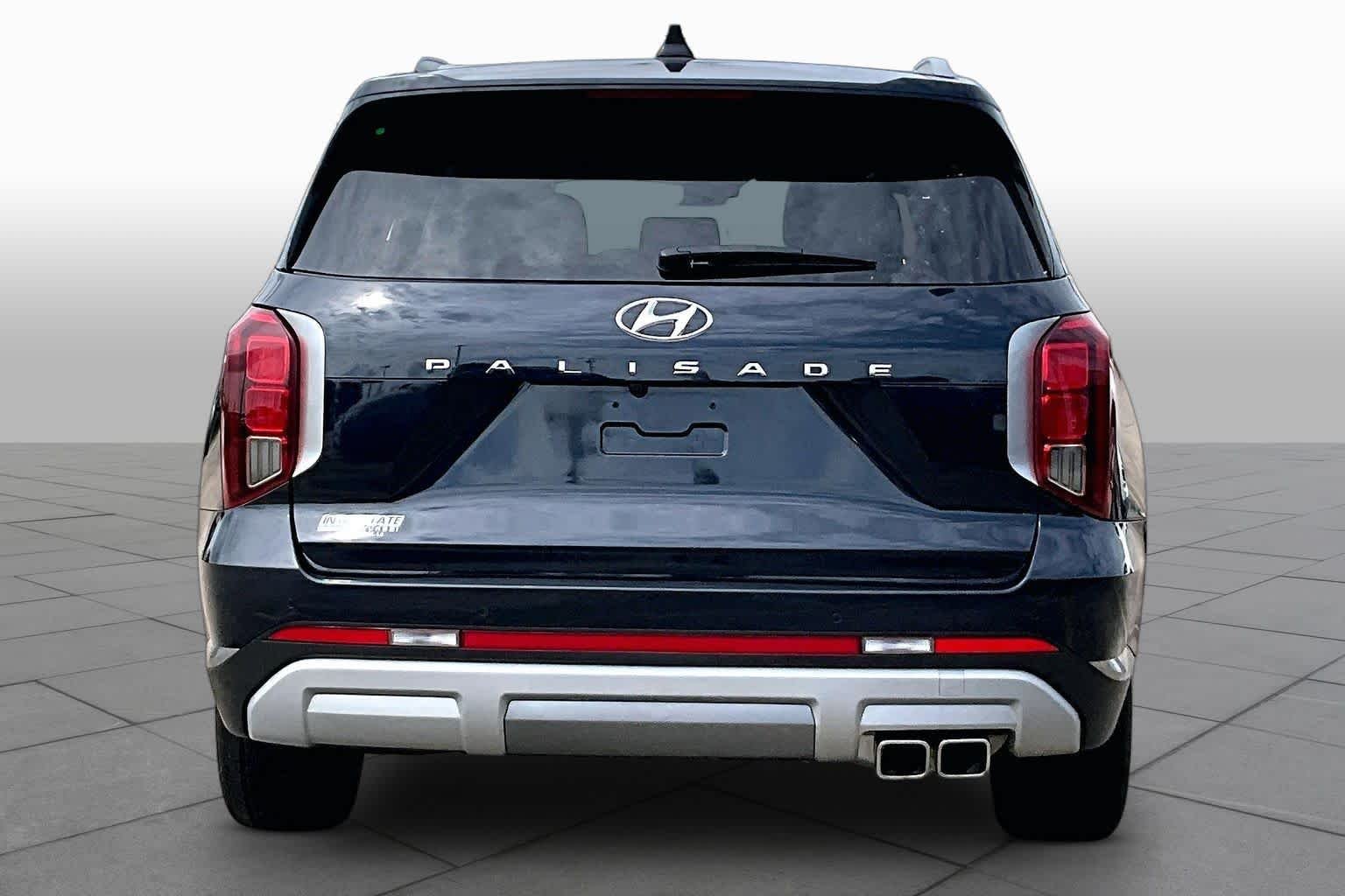 Used 2024 Moonlight Cloud Hyundai SEL 8P image 5