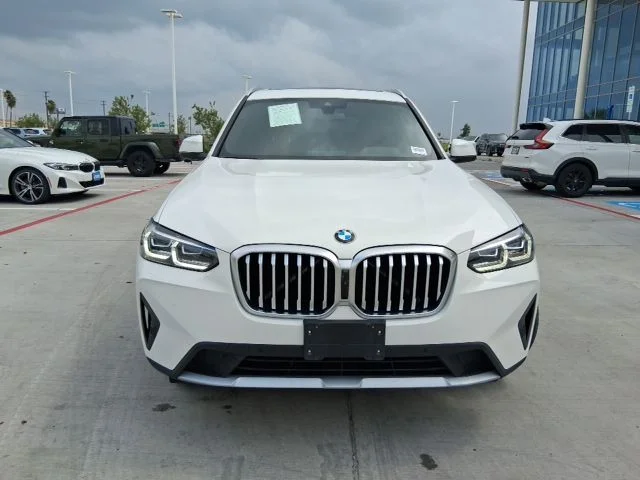 Used 2024 White BMW sDrive30i image 2
