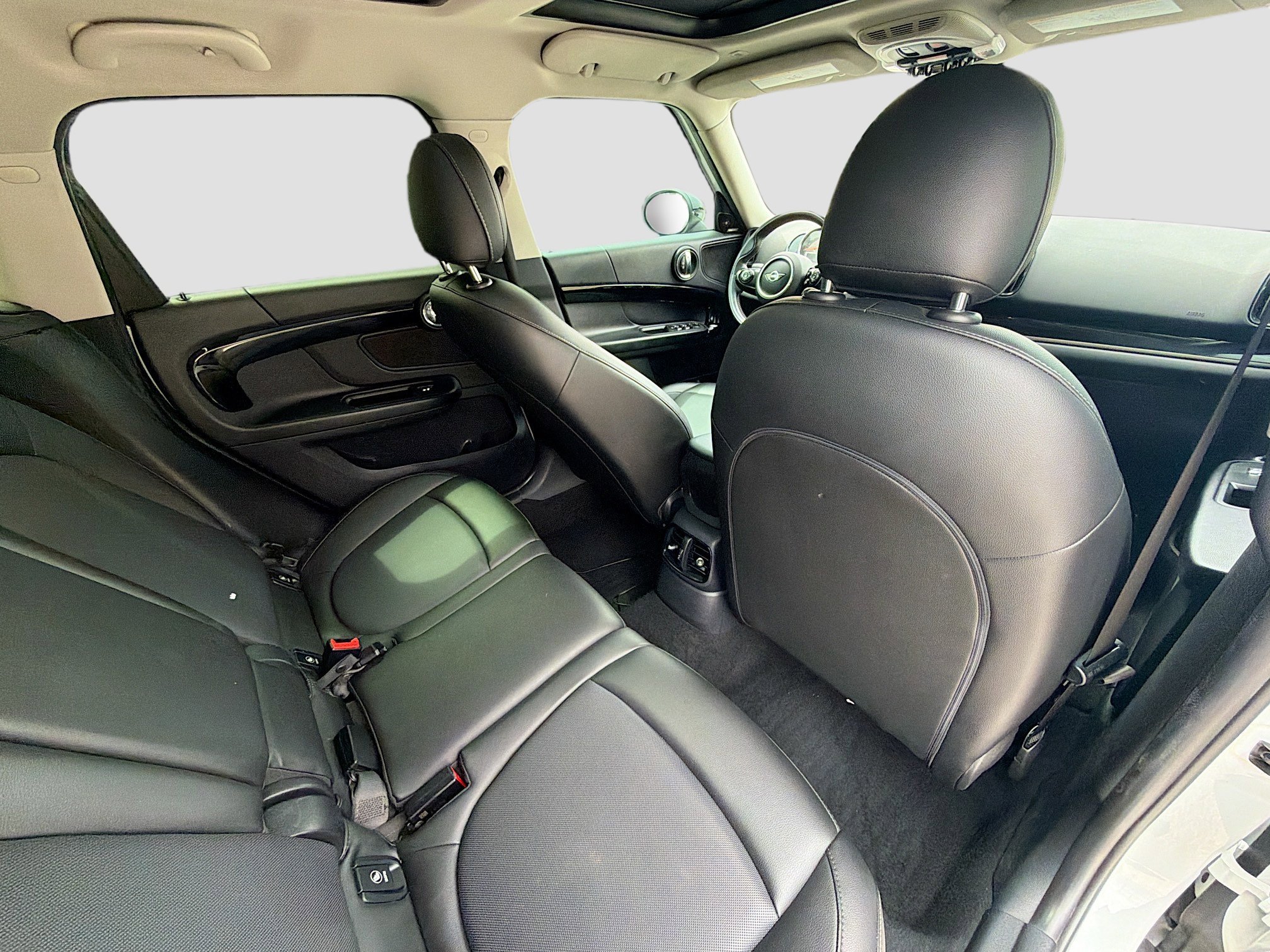 Used 2019 Light White MINI Cooper image 27