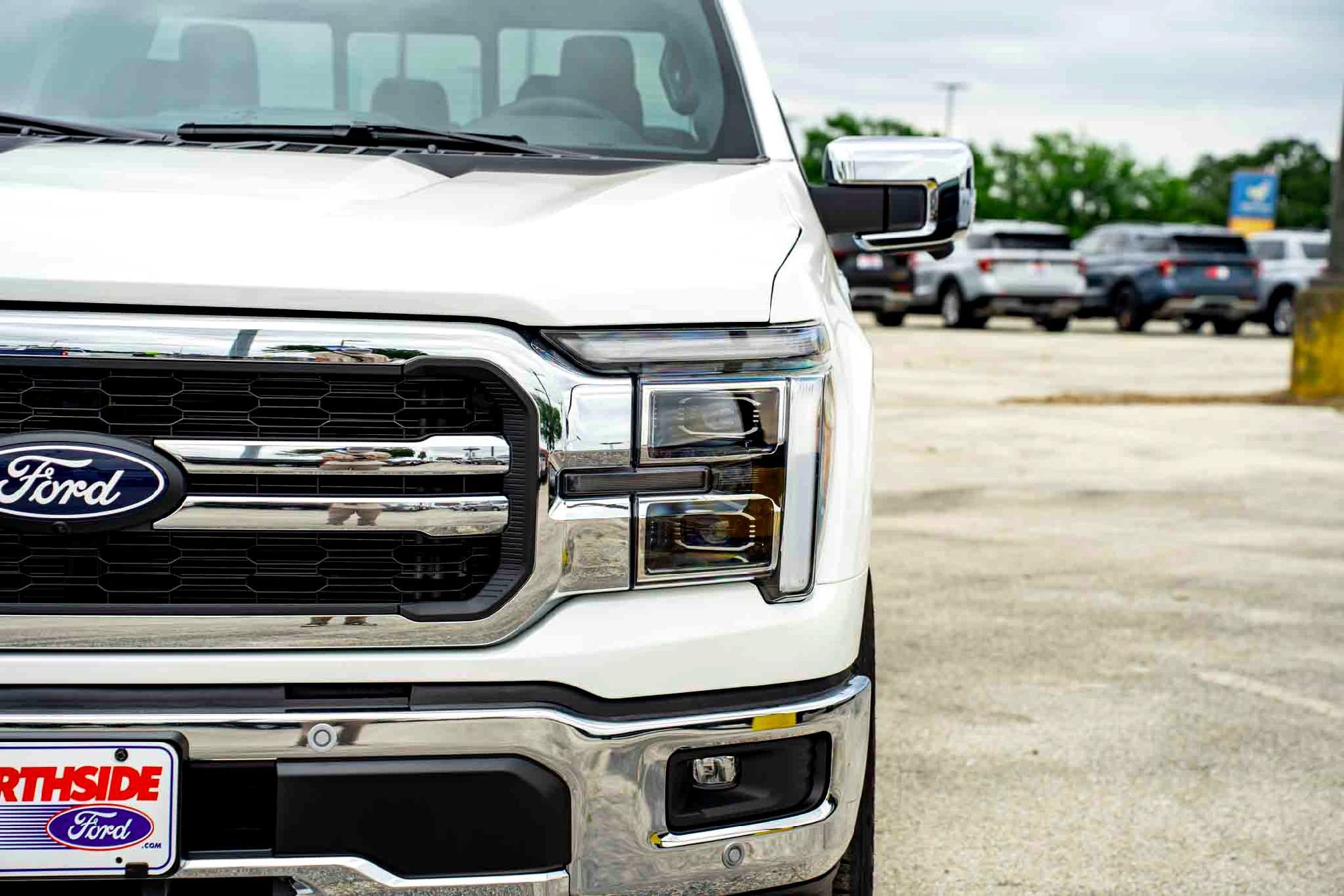 New 2026 Star White Metallic Tri-Coat Ford LARIAT image 8