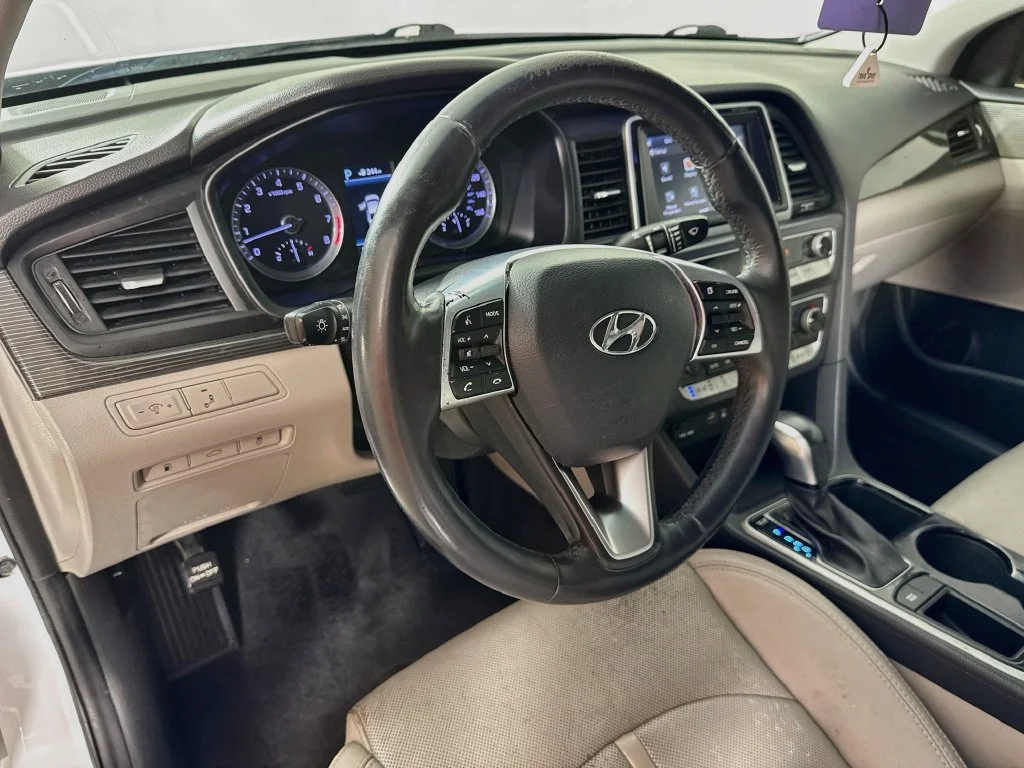 Used 2018 White Hyundai Limited image 9