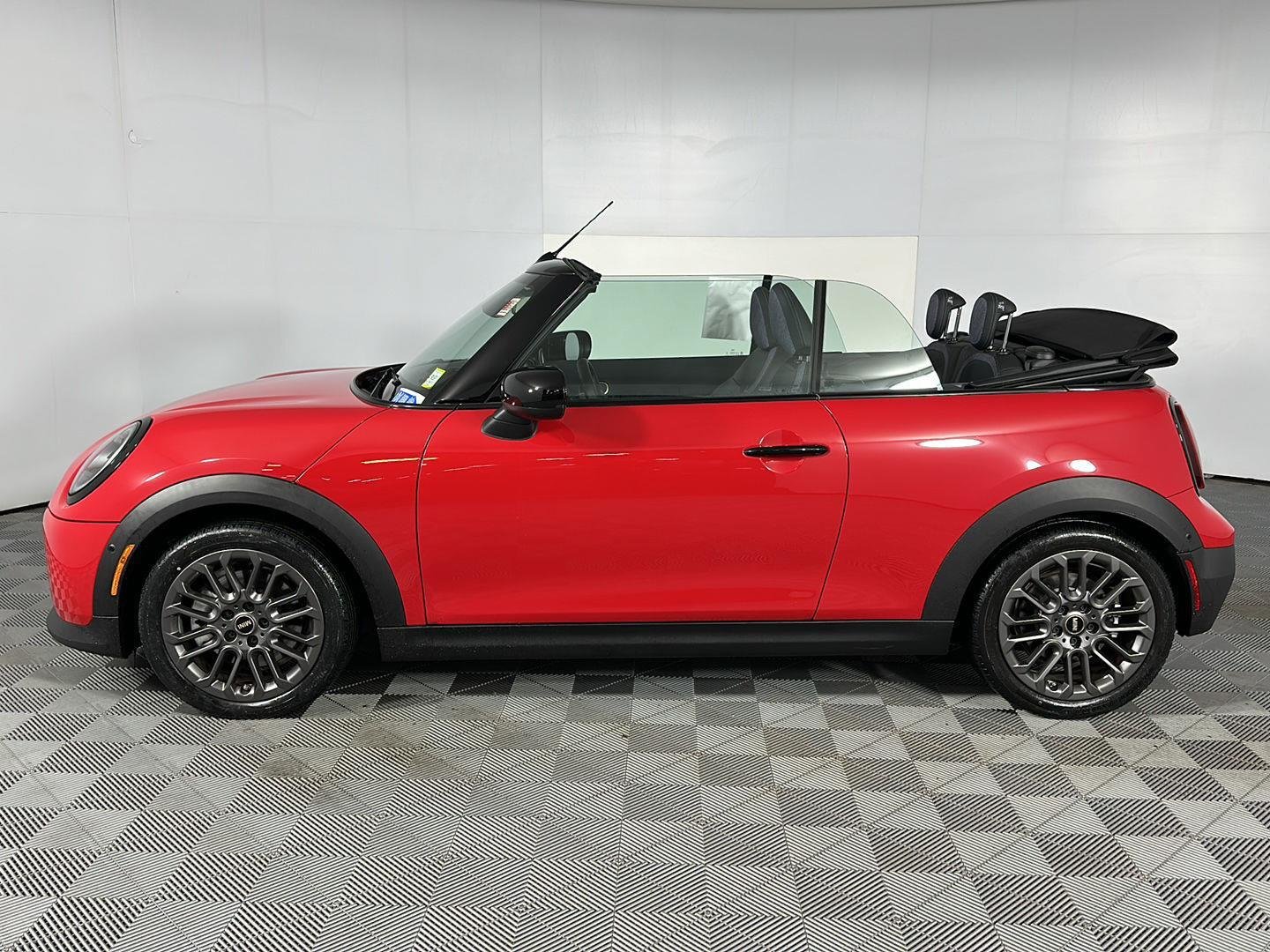 Certified Used 2025 Chili Red MINI Signature image 8