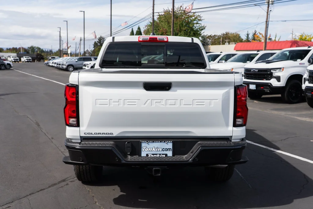 New 2026 Summit White Chevrolet Z71 image 5