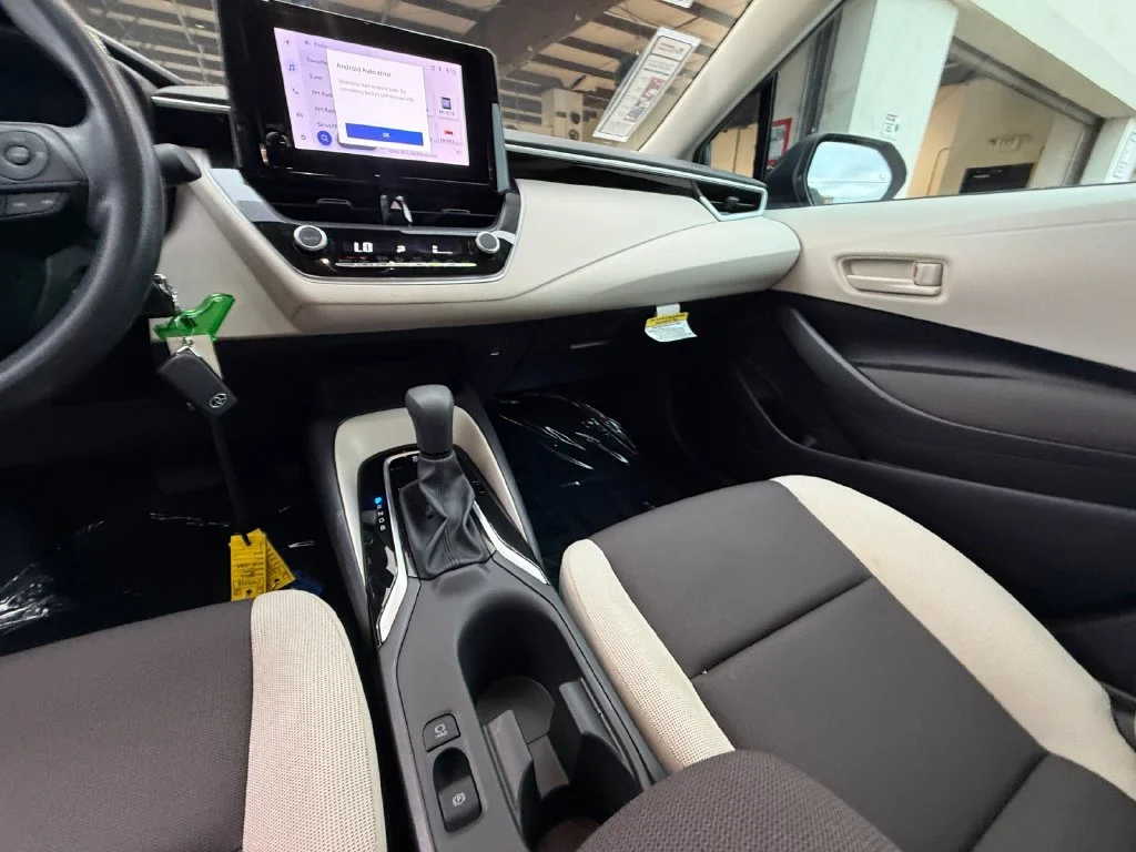 2026 Toyota Corolla LE - Photo 15