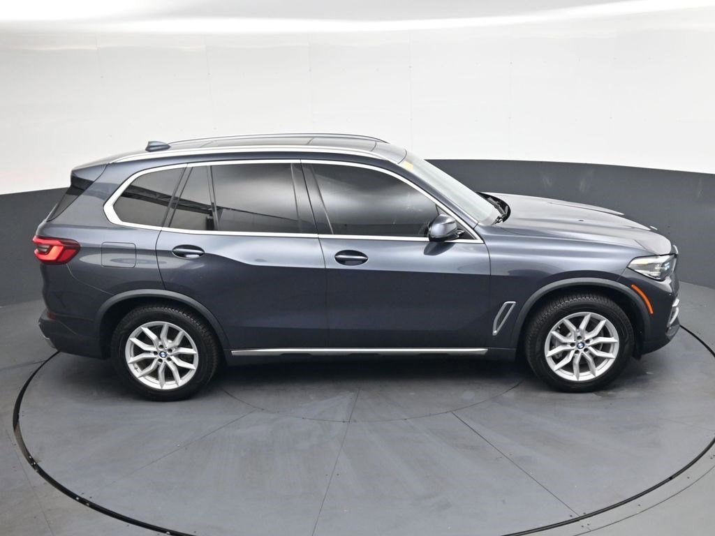 Used 2020 Arctic Gray Metallic BMW xDrive40i image 24