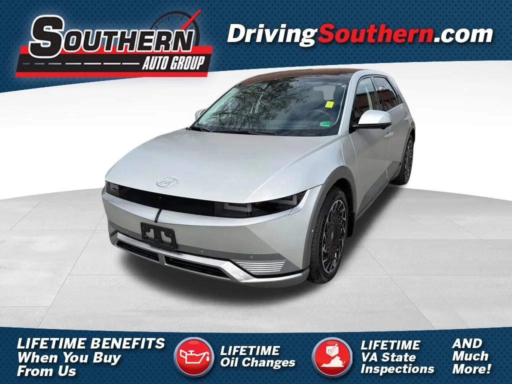 Used 2023 Gold Hyundai Limited image 1