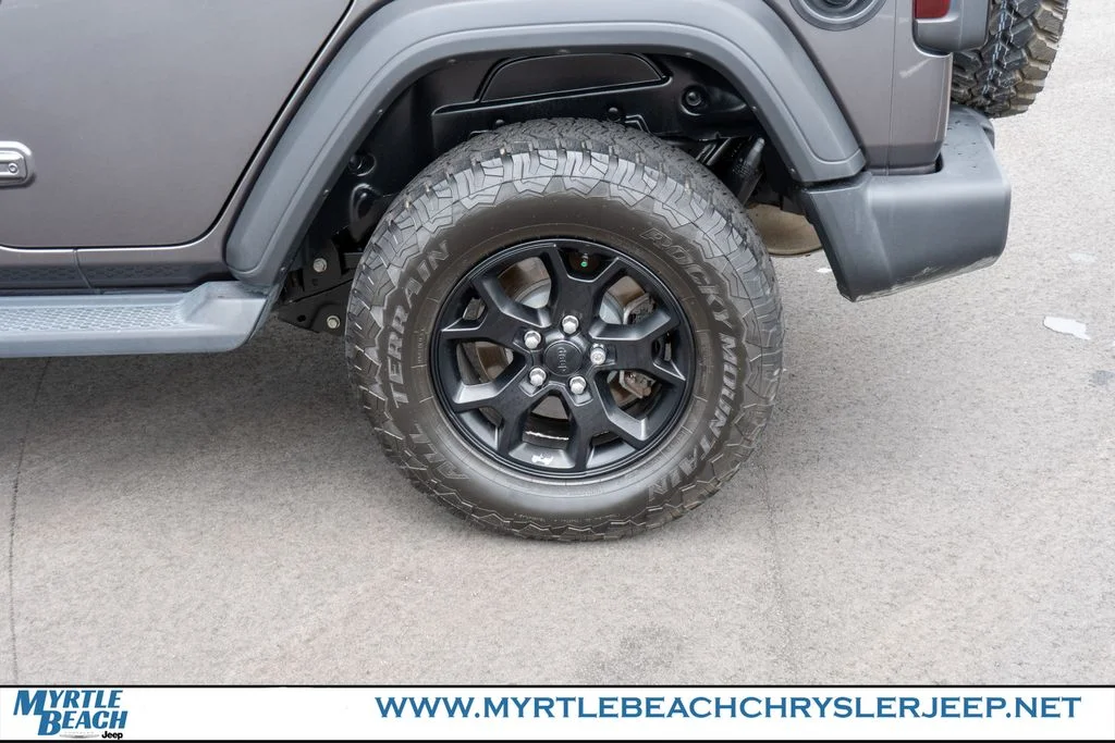 Certified Used 2021 Crystal Metallic Jeep Unlimited Willys image 13