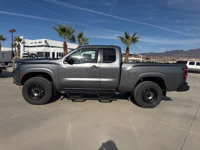 2024 Nissan Frontier SV photo 2