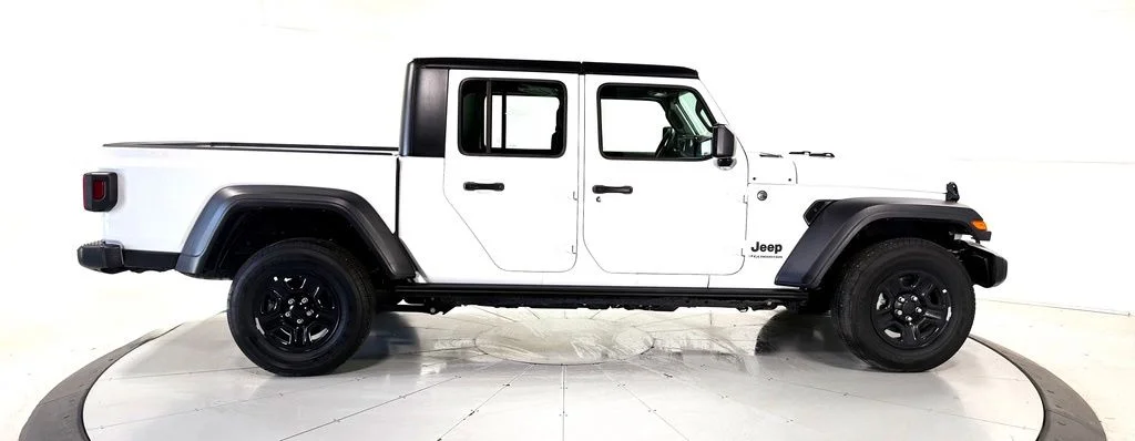 Used 2025 White Jeep Sport image 3