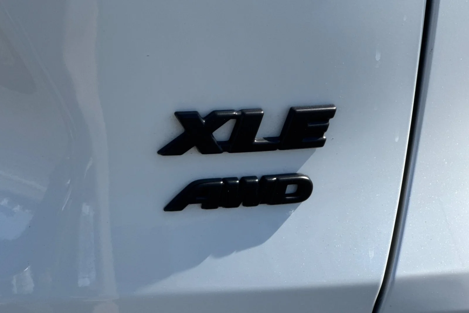 Used 2025 Beige Toyota XLE Premium image 42
