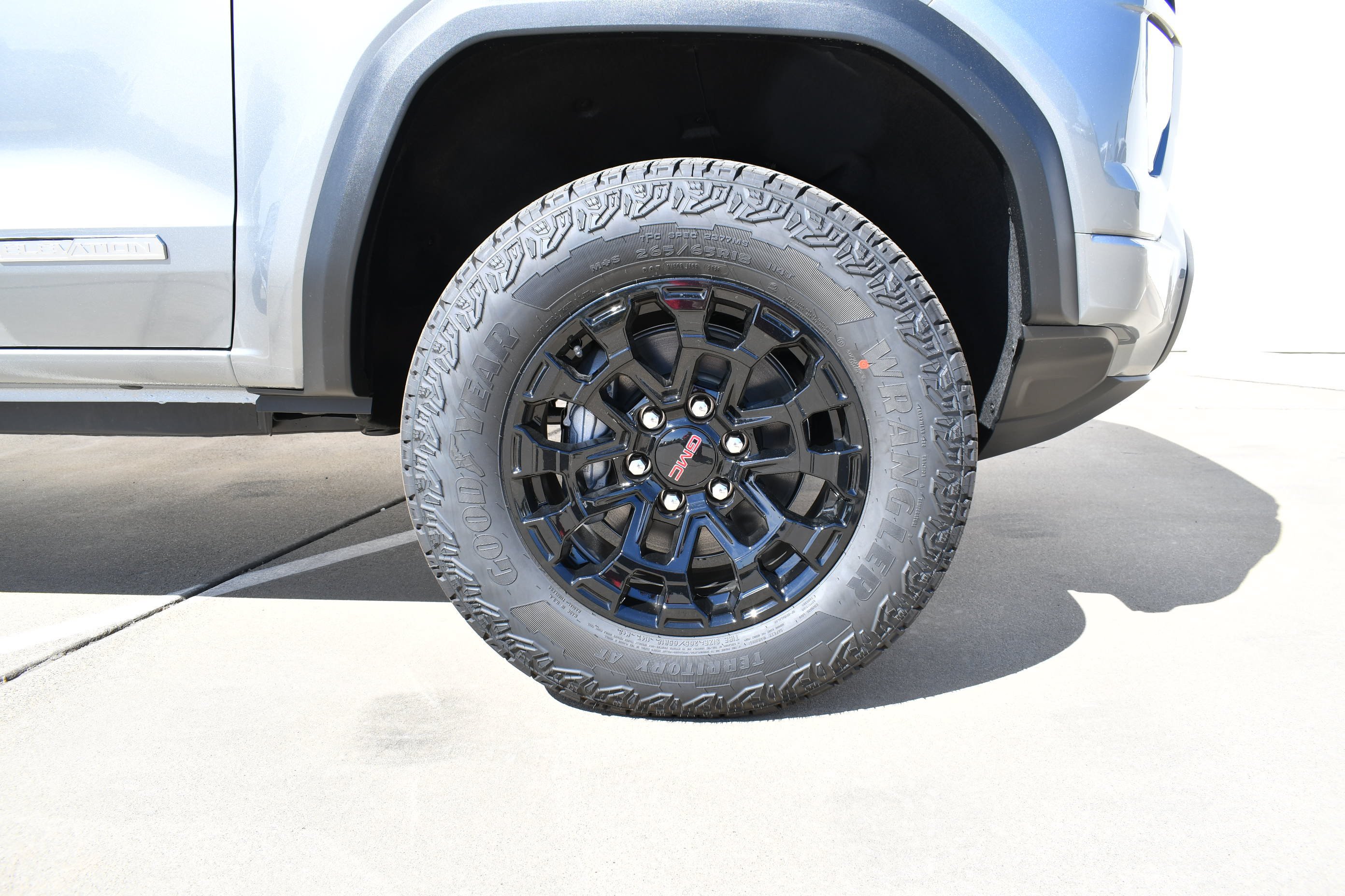 New 2026 Sterling Metallic GMC Elevation image 15