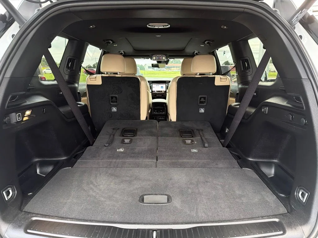 Used 2024 White Jeep Limited image 11